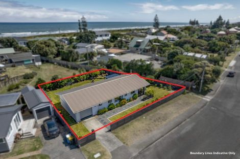 Photo of property in 33 Babbacombe Avenue, Otaki Beach, Otaki, 5512