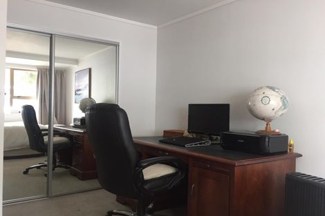 Photo of property in 2/13 Upper Bourke Street, Kilbirnie, Wellington, 6022