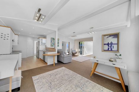 Photo of property in 20 The Anchorage, Sunnyhills, Auckland, 2010