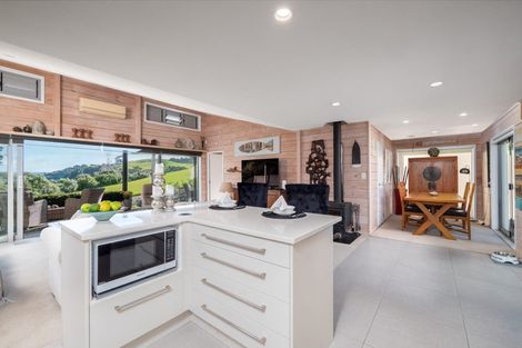 Photo of property in 16 Te Akau Drive, Russell, 0272