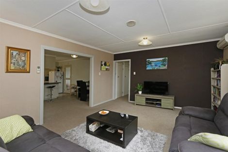 Photo of property in 5 Whitcombe Road, Opunake, 4616