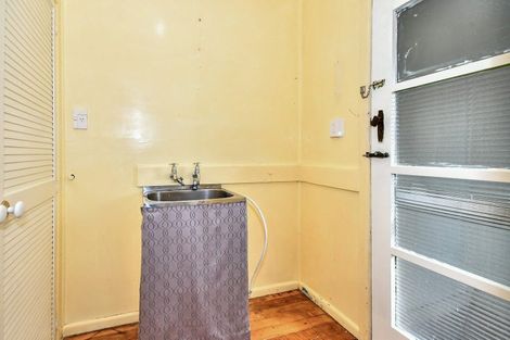 Photo of property in 12a Waiari Road, Conifer Grove, Takanini, 2112