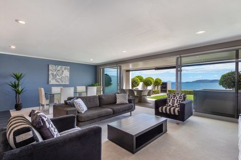 Photo of property in 2/225 Lake Terrace, Waipahihi, Taupo, 3330