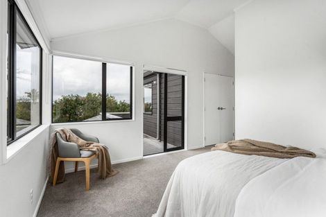 Photo of property in 3 Glucina Avenue, West Harbour, Auckland, 0618