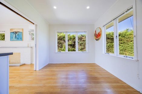 Photo of property in 50 Farquhar Road, Glendene, Auckland, 0602