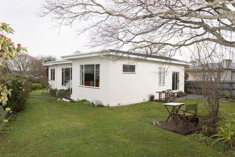 Photo of property in 40 Queen Street, Dannevirke, 4930