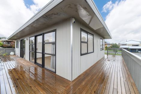 Photo of property in 9 White Heron Drive, Massey, Auckland, 0614