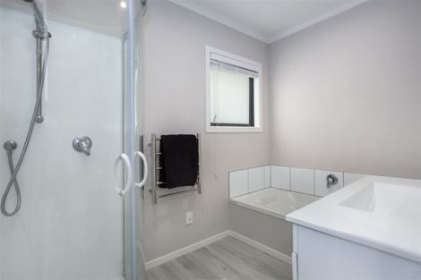 Photo of property in 17a Gloucester Street, Cannons Creek, Porirua, 5024