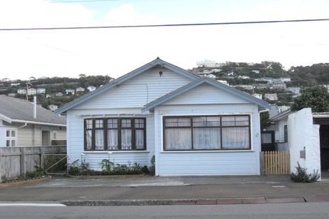 Photo of property in 104 Yule Street, Lyall Bay, Wellington, 6022