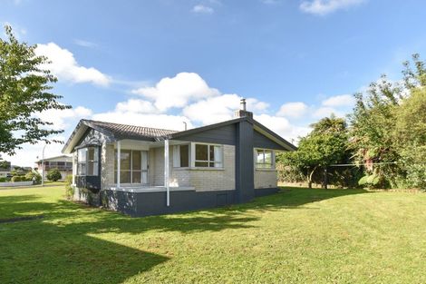 Photo of property in 4 Luxor Place, Pomare, Rotorua, 3015