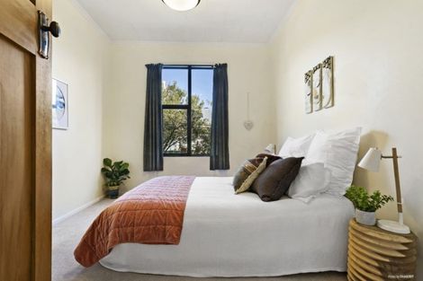 Photo of property in 10 Avon Street, Island Bay, Wellington, 6023