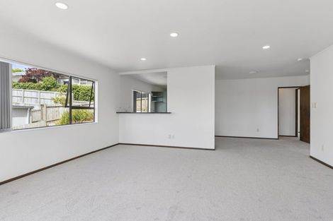 Photo of property in 34 Capilano Place, Glenfield, Auckland, 0629