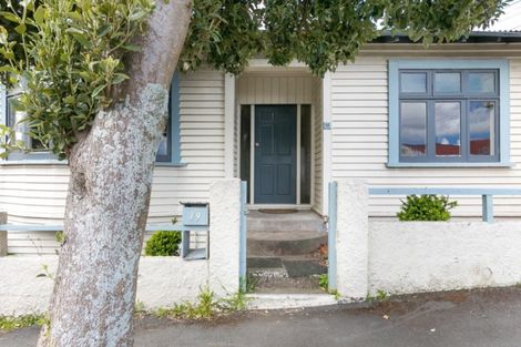 Photo of property in 19 Chatham Street, Berhampore, Wellington, 6023