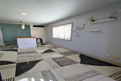 Photo of property in 19 Millstream Drive, Henderson, Auckland, 0610