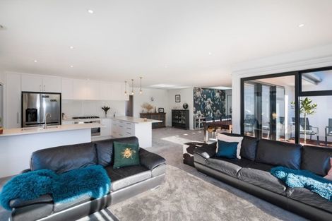 Photo of property in 40 Holiday Drive, Mairehau, Christchurch, 8052