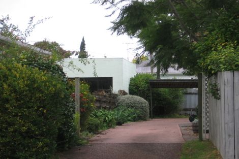 Photo of property in 135 Beach Haven Road, Beach Haven, Auckland, 0626