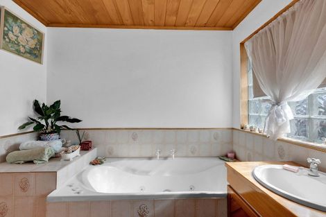 Photo of property in 60 Kawaha Point Road, Kawaha Point, Rotorua, 3010