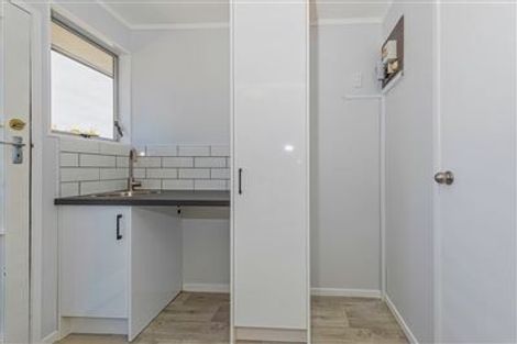 Photo of property in 1/26 Kemp Road, Massey, Auckland, 0614