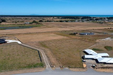 Photo of property in 16 Mowhia Grove, Waitarere, Levin, 5510