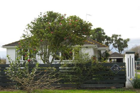 Photo of property in 28 Gleeson Road, Manakau, Levin, 5573