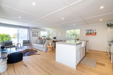Photo of property in 19 Harper Road, Waimarama, 4294