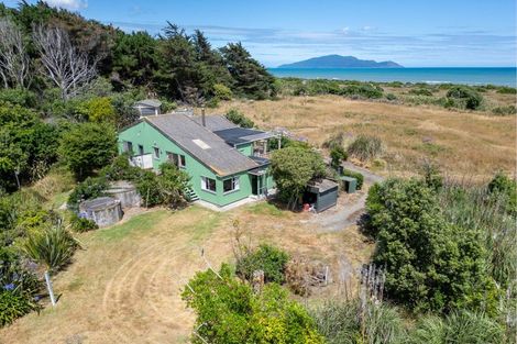 Photo of property in 69 Sims Road, Te Horo Beach, Otaki, 5581