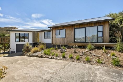 Photo of property in 11 Frobisher Street, Island Bay, Wellington, 6023
