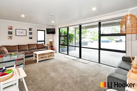 Photo of property in 33 Peretao Rise, The Gardens, Auckland, 2105
