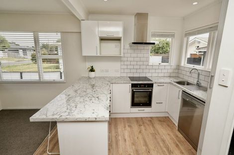 Photo of property in 6 Sutherland Crescent, Westbrook, Palmerston North, 4412