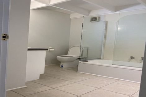 Photo of property in 2/147 Spinella Drive, Bayview, Auckland, 0629