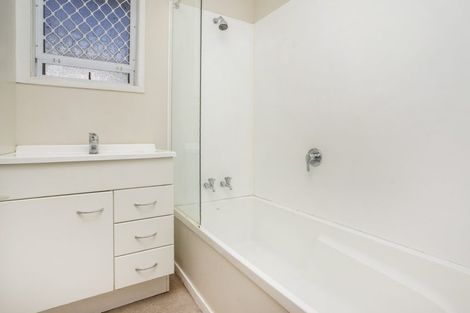 Photo of property in 1/69 Hepburn Road, Glendene, Auckland, 0602