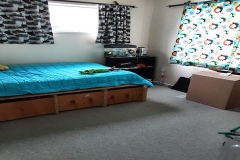 Photo of property in 36 Lewisham Street, Highland Park, Auckland, 2010