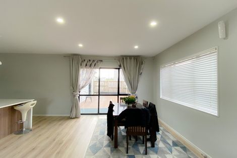 Photo of property in 15 Ropere Street, Kumeu, 0810