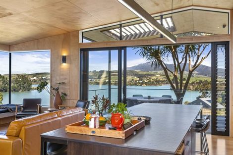 Photo of property in 21 Point Street, Raglan, 3225