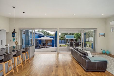 Photo of property in 14 Vista Paku, Pauanui, Hikuai, 3579