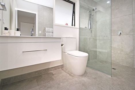 Photo of property in 16 Ballintoy Park Drive, Welcome Bay, Tauranga, 3175