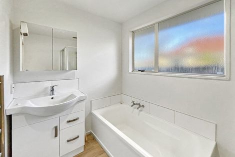 Photo of property in 3/2 Broadbent Street, Riccarton, Christchurch, 8041