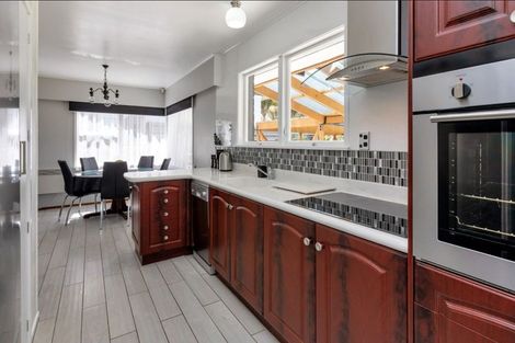 Photo of property in 18 Parkland Crescent, Terrace End, Palmerston North, 4410