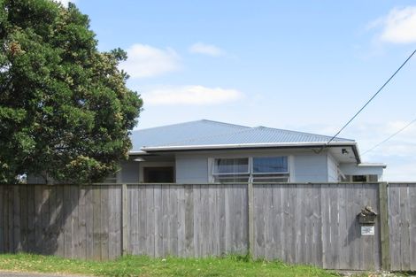 Photo of property in 2/124 Rangatira Road, Beach Haven, Auckland, 0626