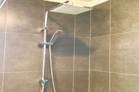 Photo of property in 1/43 Shanaway Rise, Hillcrest, Auckland, 0627