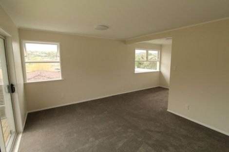 Photo of property in 2/10 Norman Road, Hauraki, Auckland, 0622