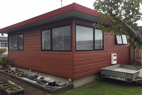 Photo of property in 1/143 Centreway Road, Orewa, 0931