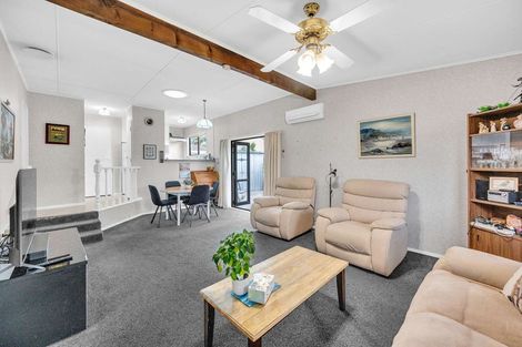 Photo of property in 2/17 Townshend Crescent, Greenmeadows, Napier, 4112