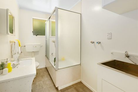 Photo of property in 5 Halyard Place, Whitby, Porirua, 5024