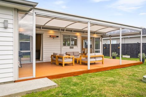 Photo of property in 4 Lewis Younie Road, Kumeu, 0810