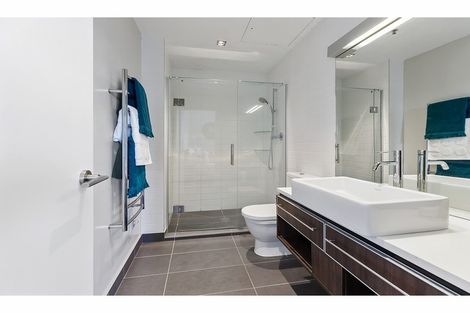 Photo of property in Patent 326 Apartments, 206s/326 Evans Bay Parade, Hataitai, Wellington, 6021