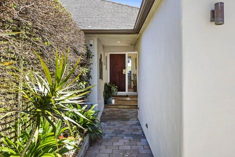 Photo of property in 4 Mellons Bay Road, Howick, Auckland, 2014