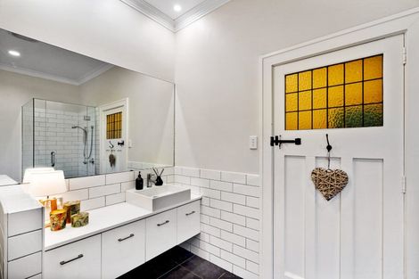 Photo of property in 16 Reynolds Road, Havelock North, 4130