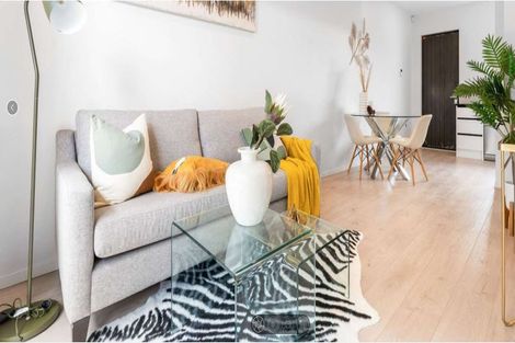 Photo of property in 8/3226 Great North Road, New Lynn, Auckland, 0600