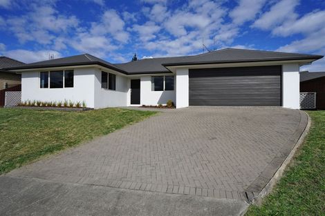 Photo of property in 6 Raddington Way, Huntington, Hamilton, 3210